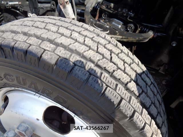 Hino DUTRO 2019-07 8098966-14