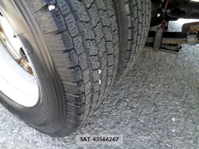 Hino DUTRO 2019-07 8098966-15