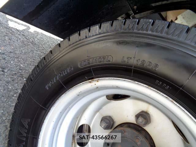 Hino DUTRO 2019-07 8098966-16