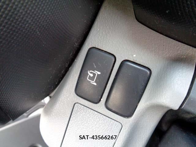 Hino DUTRO 2019-07 8098966-6