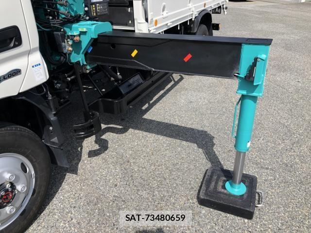 Hino DUTRO 2023-05 8098963-15