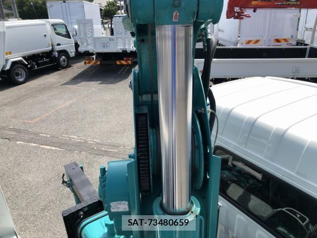 Hino DUTRO 2023-05 8098963-18