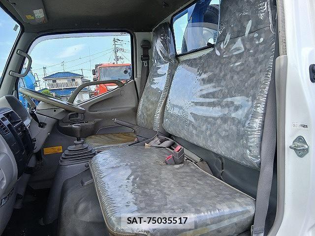 Hino DUTRO 2005-08 8098965-13