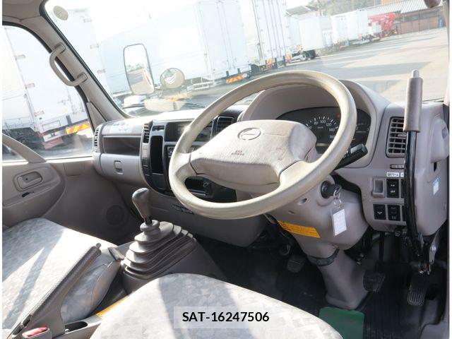 Hino DUTRO 2011-07 8145737-21