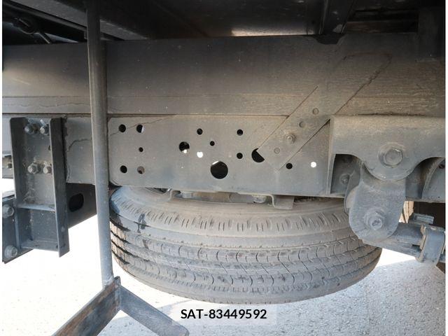 Hino DUTRO 2020-04 8145738-12