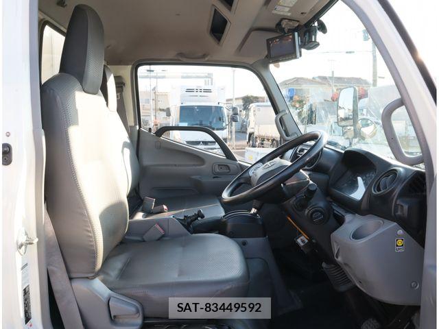 Hino DUTRO 2020-04 8145738-15