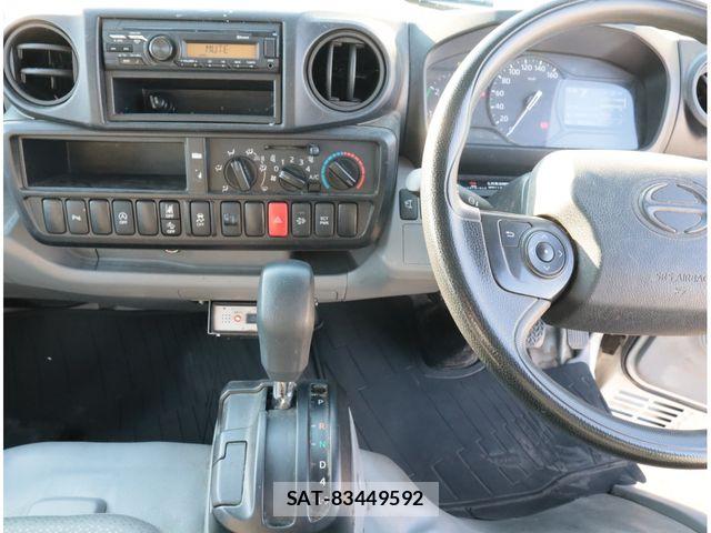 Hino DUTRO 2020-04 8145738-17