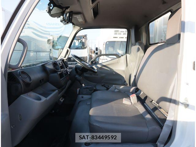 Hino DUTRO 2020-04 8145738-22