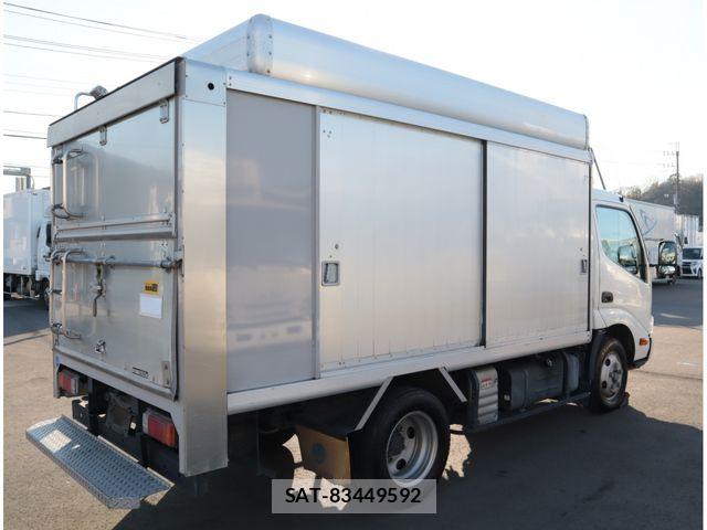 Hino DUTRO 2020-04 8145738-2