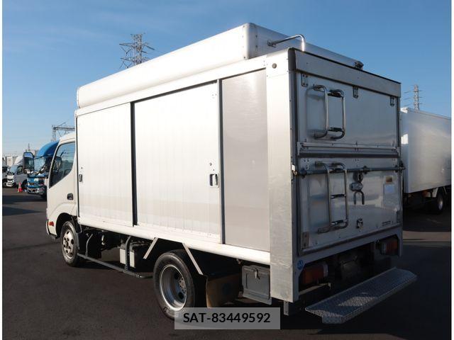Hino DUTRO 2020-04 8145738-4