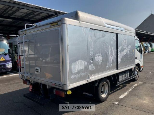 Hino DUTRO 2013-05 8158315-1