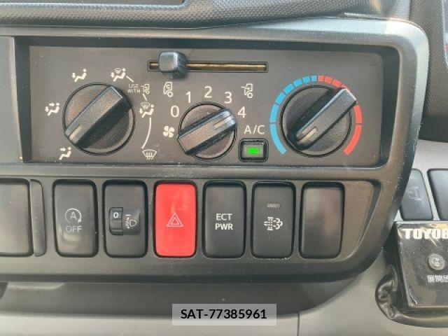 Hino DUTRO 2013-05 8158315-22