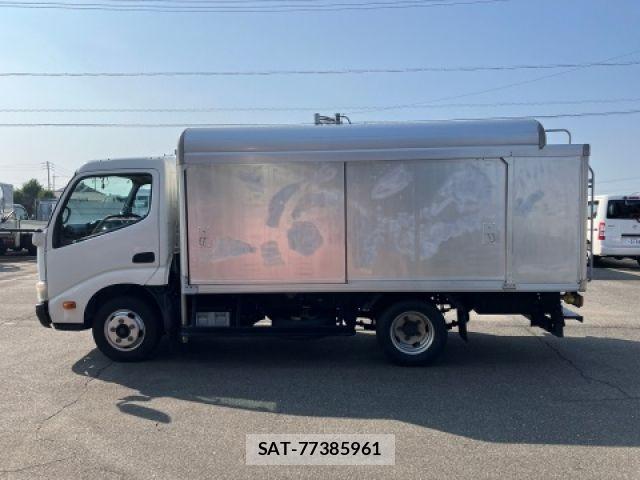 Hino DUTRO 2013-05 8158315-4