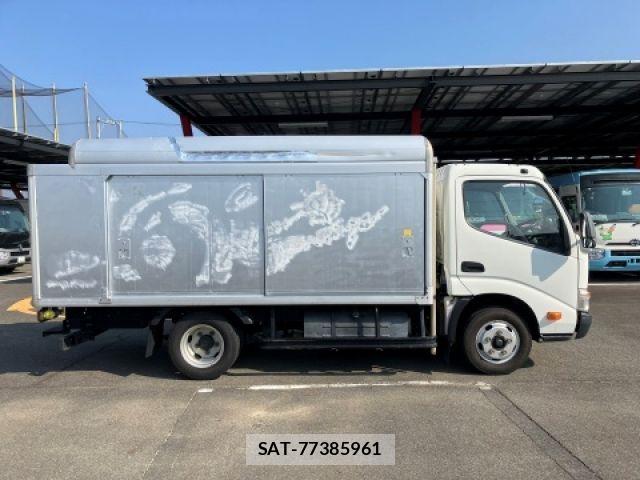 Hino DUTRO 2013-05 8158315-5