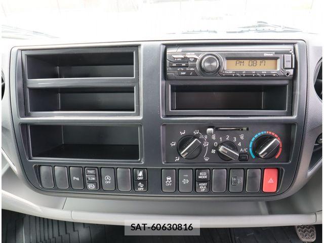 Hino DUTRO 2024-05 8158311-21