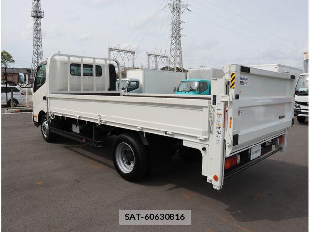 Hino DUTRO 2024-05 8158311-4