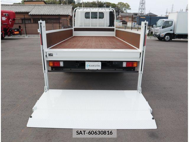 Hino DUTRO 2024-05 8158311-5