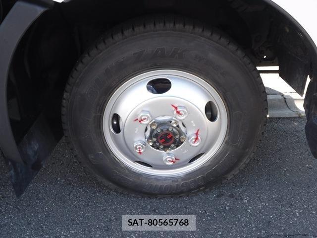 Hino DUTRO 2021-03 8158316-10