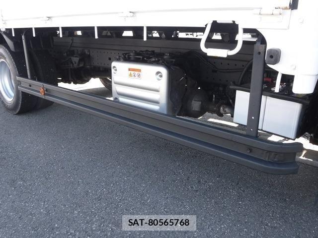 Hino DUTRO 2021-03 8158316-11