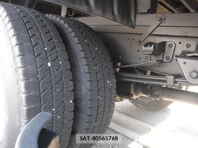 Hino DUTRO 2021-03 8158316-13
