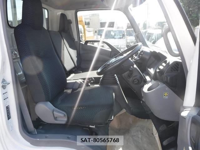 Hino DUTRO 2021-03 8158316-20
