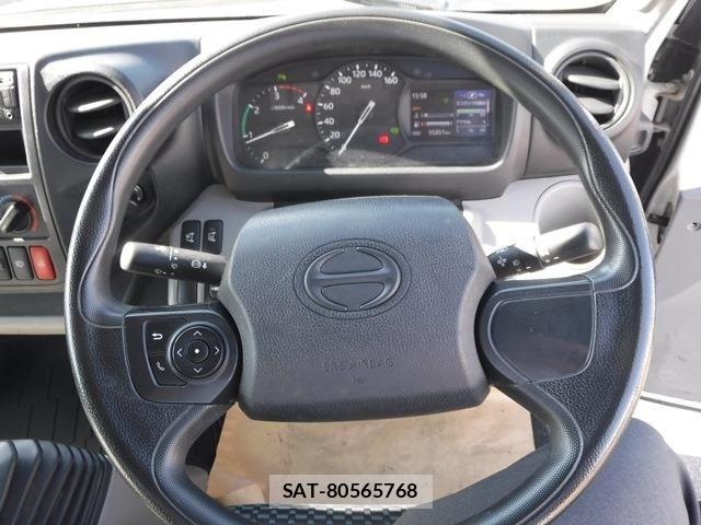 Hino DUTRO 2021-03 8158316-22