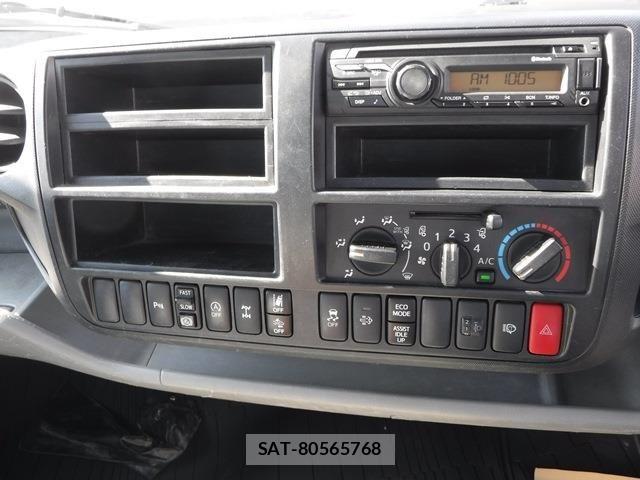 Hino DUTRO 2021-03 8158316-24
