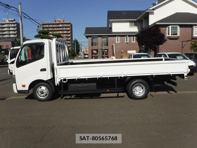 Hino DUTRO 2021-03 8158316-7