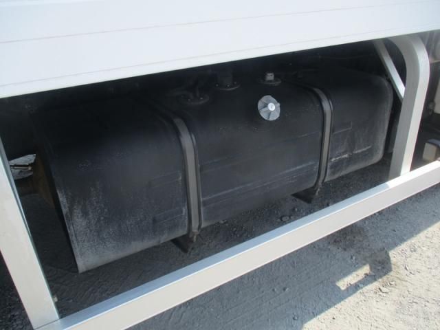 Hino DUTRO 2013-04 8186353-12