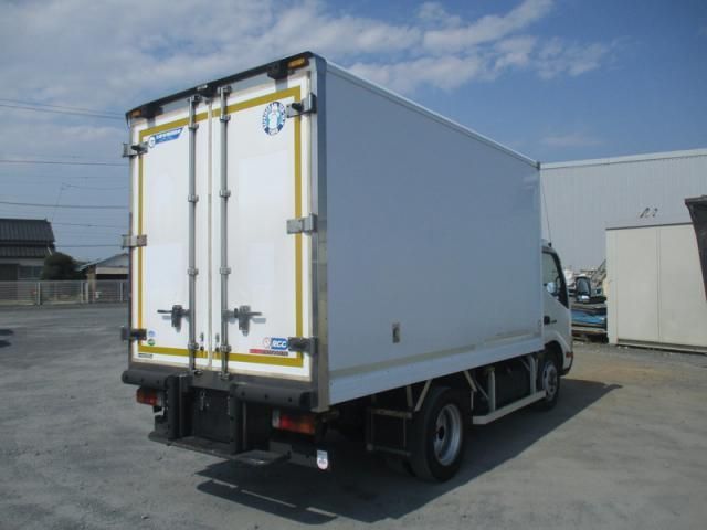 Hino DUTRO 2013-04 8186353-14