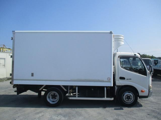 Hino DUTRO 2013-04 8186353-2