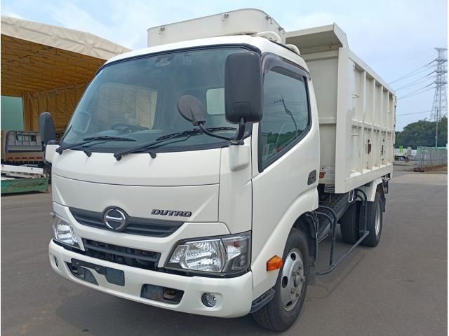 Hino DUTRO 2017-11 8186352-0