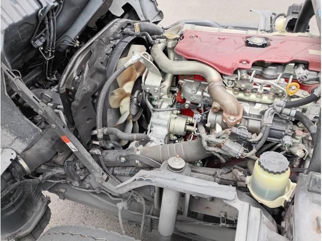 Hino DUTRO 2017-11 8186352-15