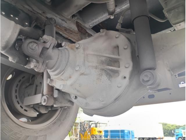 Hino DUTRO 2017-11 8186352-17