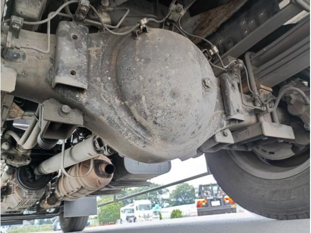 Hino DUTRO 2017-11 8186352-18