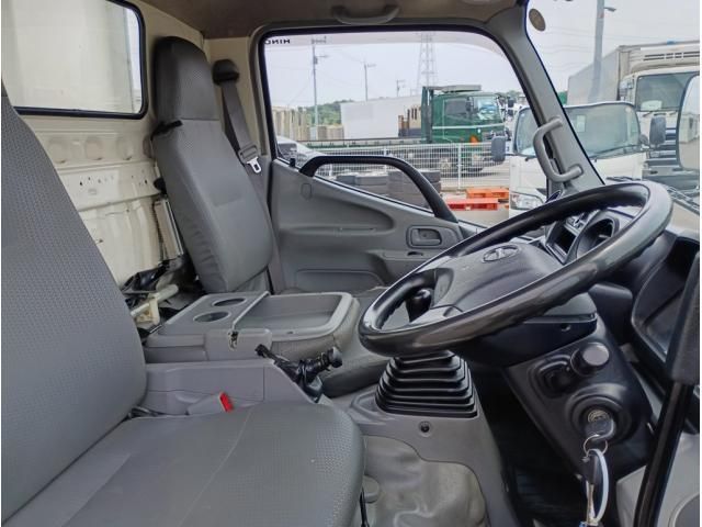 Hino DUTRO 2017-11 8186352-22