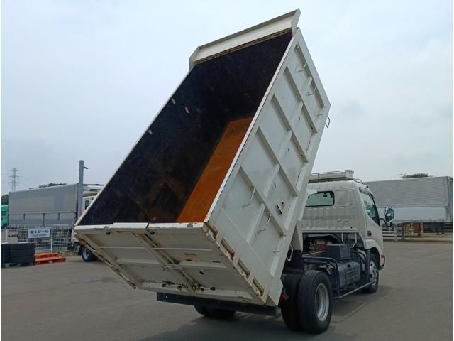 Hino DUTRO 2017-11 8186352-8