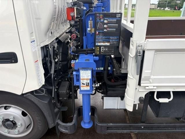 Hino DUTRO 2025-09 8186350-9
