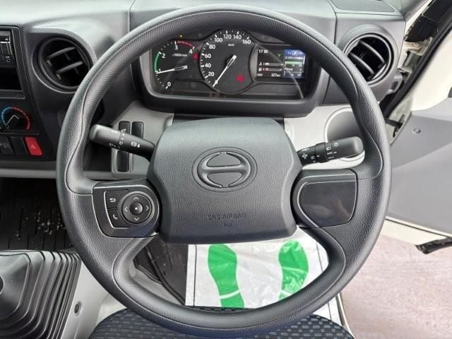 Hino DUTRO 2025-09 8186350-26