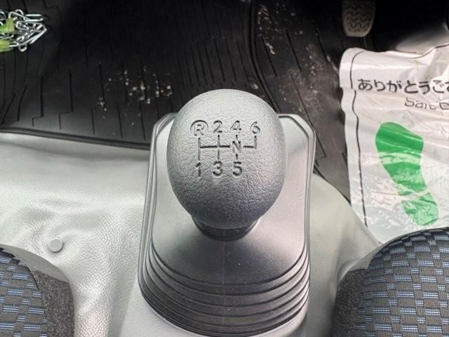 Hino DUTRO 2025-09 8186350-27