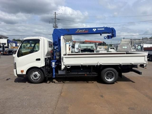 Hino DUTRO 2025-09 8186350-4