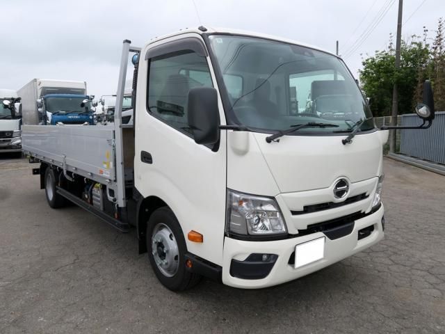 Hino DUTRO 2025-10 8186347-0