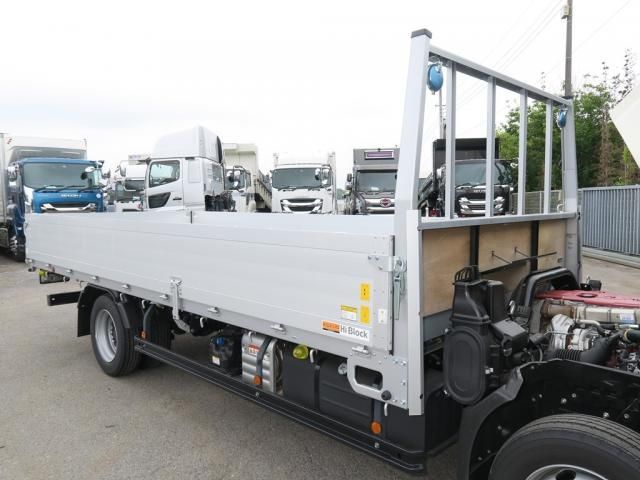 Hino DUTRO 2025-10 8186347-10