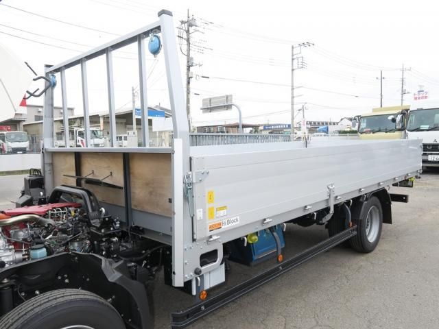 Hino DUTRO 2025-10 8186347-11