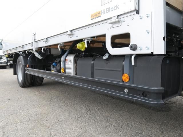 Hino DUTRO 2025-10 8186347-12