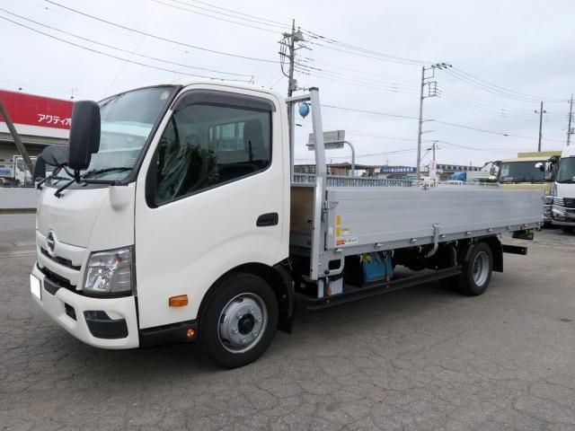Hino DUTRO 2025-10 8186347-1