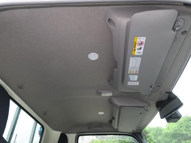Hino DUTRO 2025-10 8186347-22