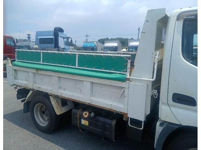 Hino DUTRO 2010-11 8186351-15