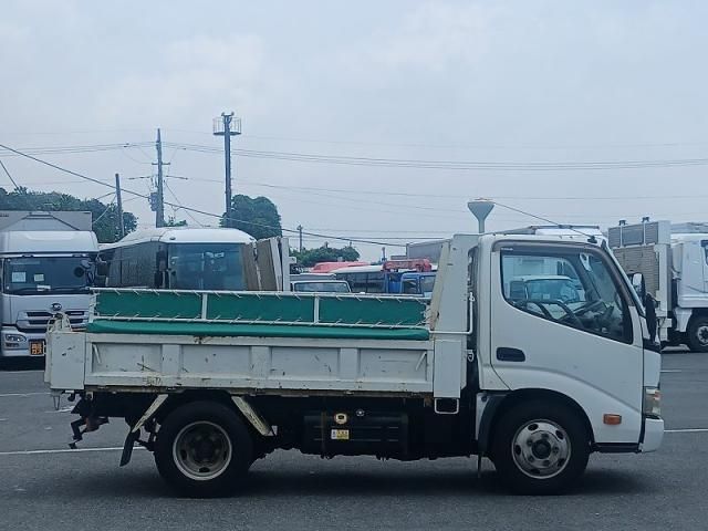 Hino DUTRO 2010-11 8186351-4