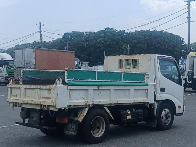 Hino DUTRO 2010-11 8186351-5